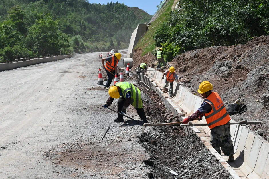 祁黟公路改建工程建设提速