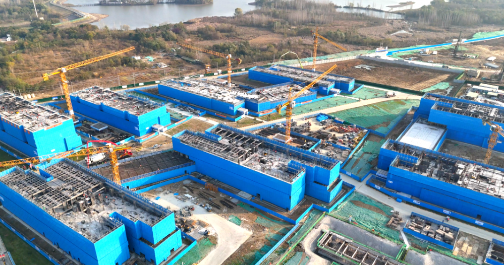 安徽大学未来学院（新校区）首栋楼封顶大吉