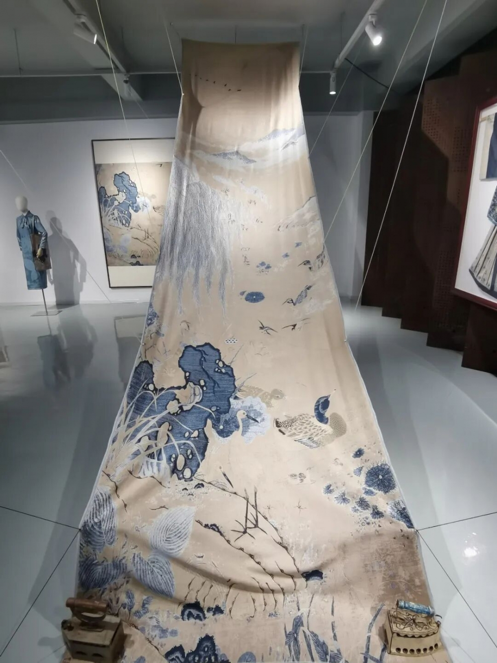 6.66亿个“数字组织点”织就巨幅《莲塘乳鸭图》，松江这场展览持续中→{bbname}bbs.ahv.cc ...