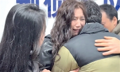 杭州民警筛选比对上千人 一家人失散17年终于团圆{bbname}bbs.ahv.cc