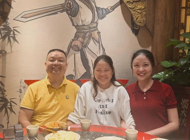 丢失33年千万富翁与母相认 见面礼送成都房子和银行卡{bbname}bbs.ahv.cc