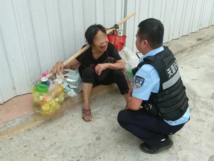 七旬老人走失，三亚天涯警方连夜找寻助其回家{bbname}bbs.ahv.cc