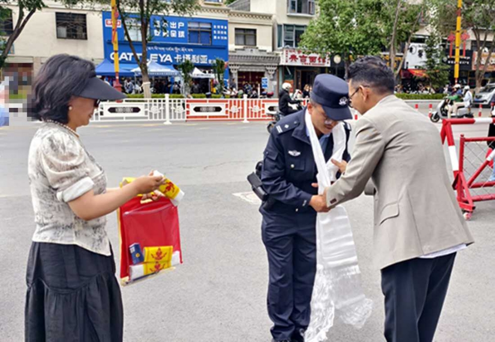 小警务守护大民生，“暖心”警事就在你我身边{bbname}bbs.ahv.cc