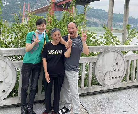（第4602例）当萱草花开放 我们依然在你身旁——谢中英寻母{bbname}bbs.ahv.cc