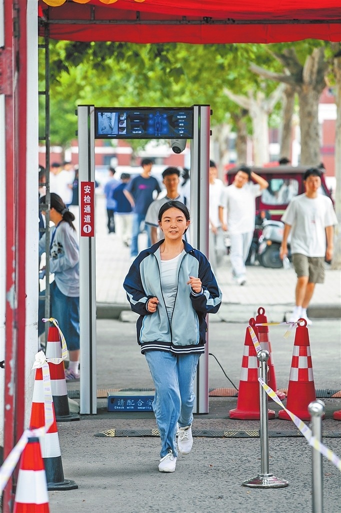今天，我省迎来新高考首考-大河网{bbname}bbs.ahv.cc