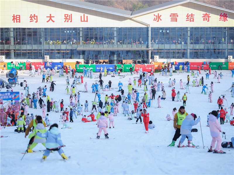 温泉滑雪点燃全季引擎 六安文旅创新融合锻造消费新范式{bbname}bbs.ahv.cc