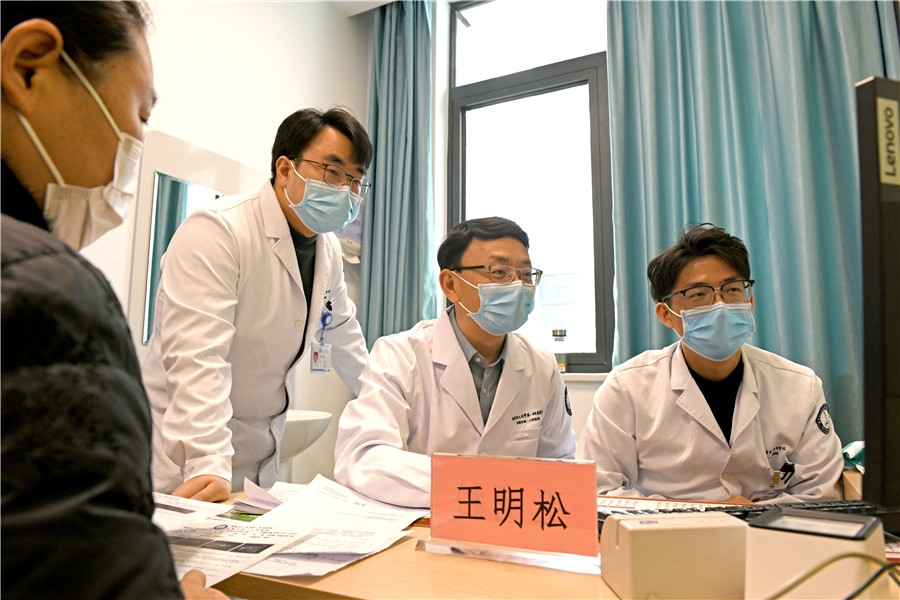 安徽淮南：义诊服务惠民生{bbname}bbs.ahv.cc
